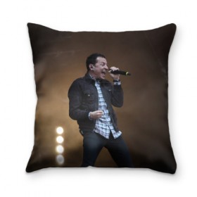 Подушка 3D с принтом Linkin Park в Ухте, наволочка – 100% полиэстер, наполнитель – холлофайбер (легкий наполнитель, не вызывает аллергию). | состоит из подушки и наволочки. Наволочка на молнии, легко снимается для стирки | bennington | chester | linkin park | беннингтон | линкин парк | честер