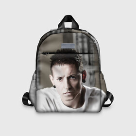 Детский рюкзак 3D с принтом Честер в Ухте, 100% полиэстер | лямки с регулируемой длиной, сверху петелька, чтобы рюкзак можно было повесить на вешалку. Основное отделение закрывается на молнию, как и внешний карман. Внутри дополнительный карман. По бокам два дополнительных кармашка | bennington | chester | linkin park | rock | беннингтон | линкин парк | рок | честер