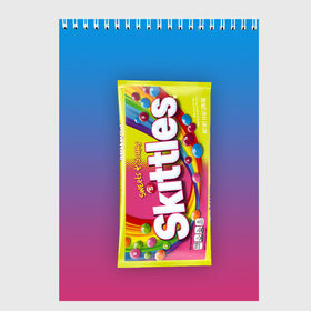 Скетчбук с принтом Skittles | Желтый в Ухте, 100% бумага
 | 48 листов, плотность листов — 100 г/м2, плотность картонной обложки — 250 г/м2. Листы скреплены сверху удобной пружинной спиралью | Тематика изображения на принте: skittles | sweet sours | yellow | градиент | желтый | красный | радуга | розовый | синий | скитлс | фиолетовый