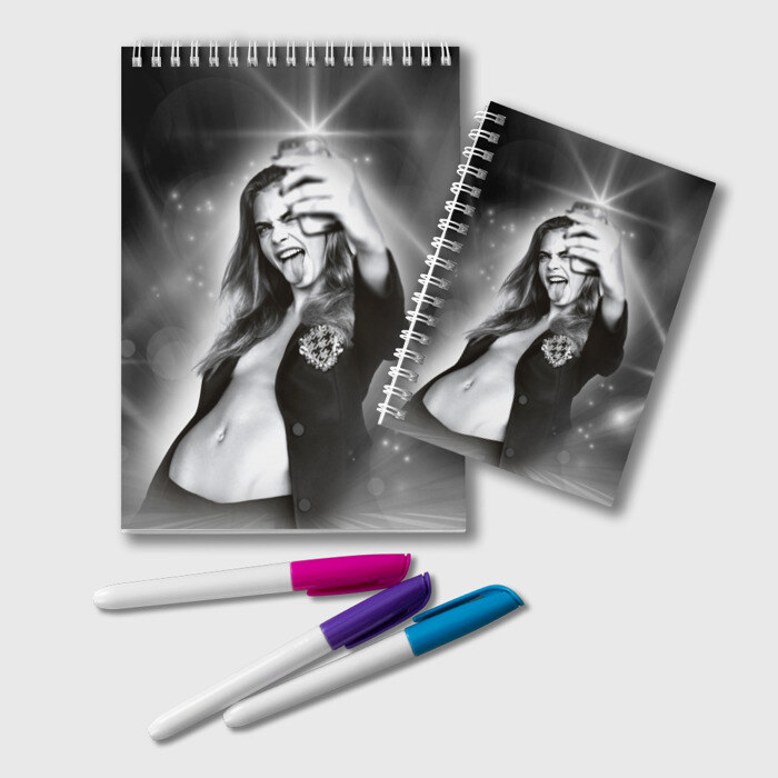 Блокнот Кара Делевинь фото